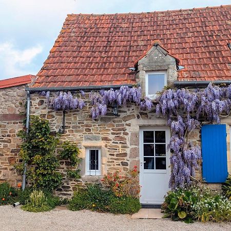 Maison Normande Proche De La Mer Et Des Lieux Touristiques Quettehou エクステリア 写真