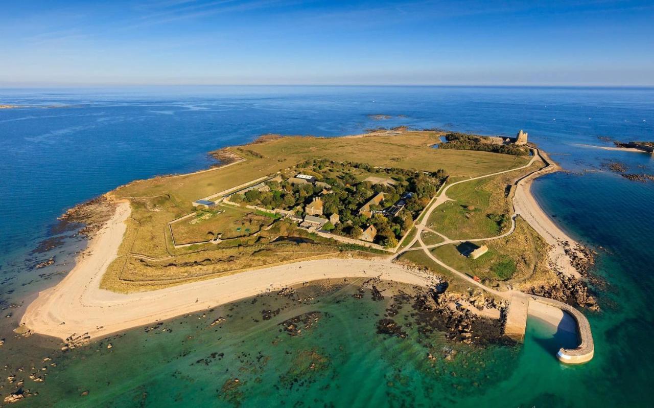 Maison Normande Proche De La Mer Et Des Lieux Touristiques Quettehou エクステリア 写真