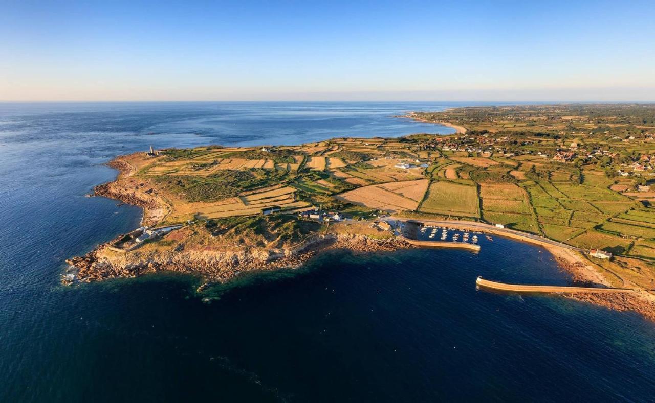 Maison Normande Proche De La Mer Et Des Lieux Touristiques Quettehou エクステリア 写真